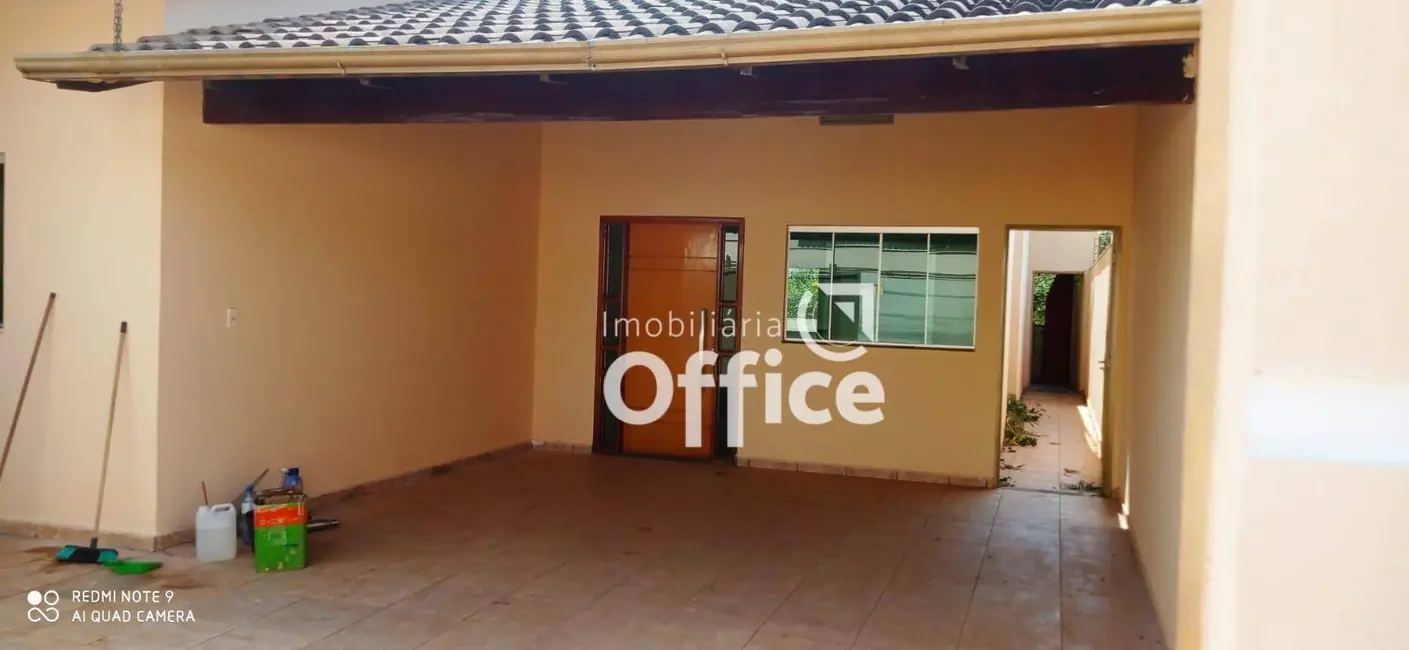 Foto 1 de Casa com 3 quartos à venda, 300m2 em Setor Bougainville, Anapolis - GO