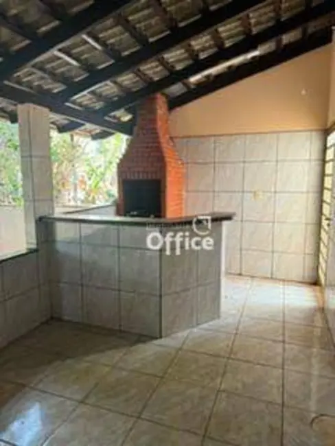 Foto 3 de Casa com 3 quartos à venda, 300m2 em Setor Bougainville, Anapolis - GO