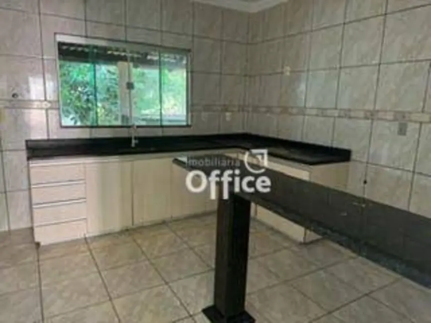 Foto 2 de Casa com 3 quartos à venda, 300m2 em Setor Bougainville, Anapolis - GO