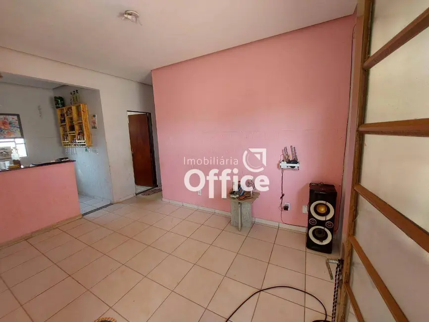 Foto 6 de Casa com 3 quartos à venda, 200m2 em Residencial Gabriela, Anapolis - GO