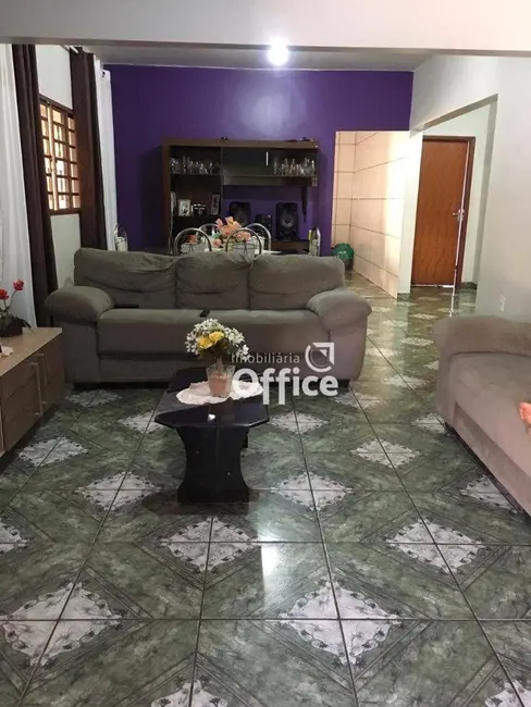 Foto 6 de Casa com 3 quartos à venda, 300m2 em Jardim Silveira, Anapolis - GO