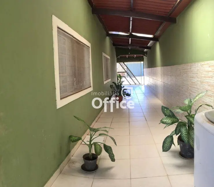 Foto 3 de Casa com 3 quartos à venda, 300m2 em Jardim Silveira, Anapolis - GO