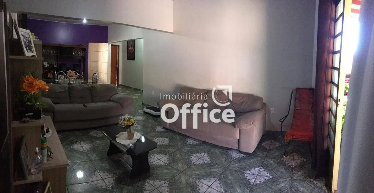 Foto 7 de Casa com 3 quartos à venda, 300m2 em Jardim Silveira, Anapolis - GO