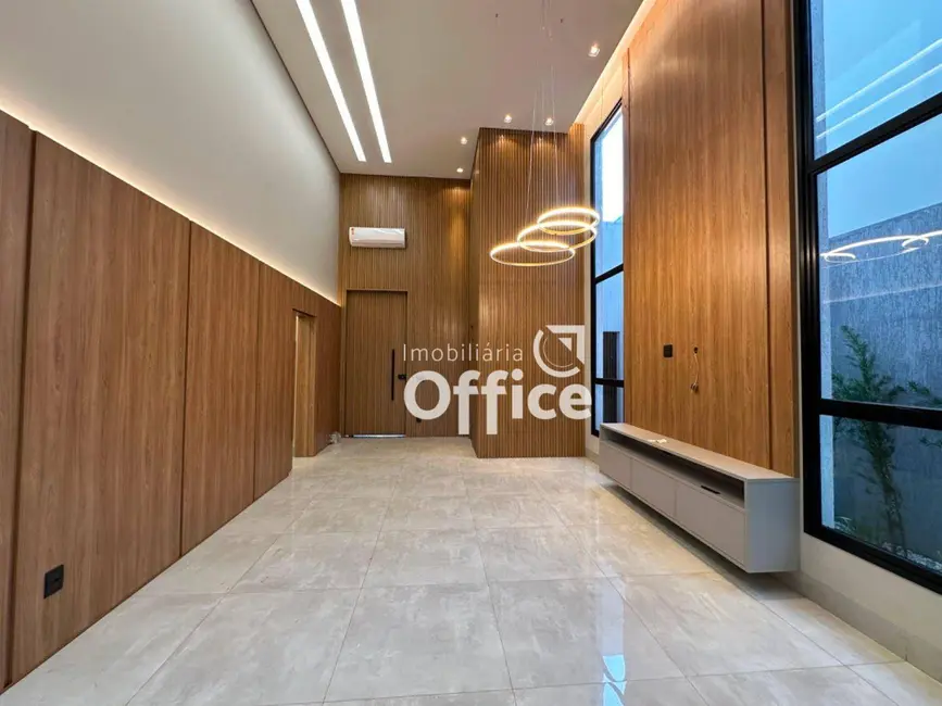 Foto 4 de Casa de Condomínio com 3 quartos à venda, 360m2 em Condomínio Residencial Grand Trianon, Anapolis - GO