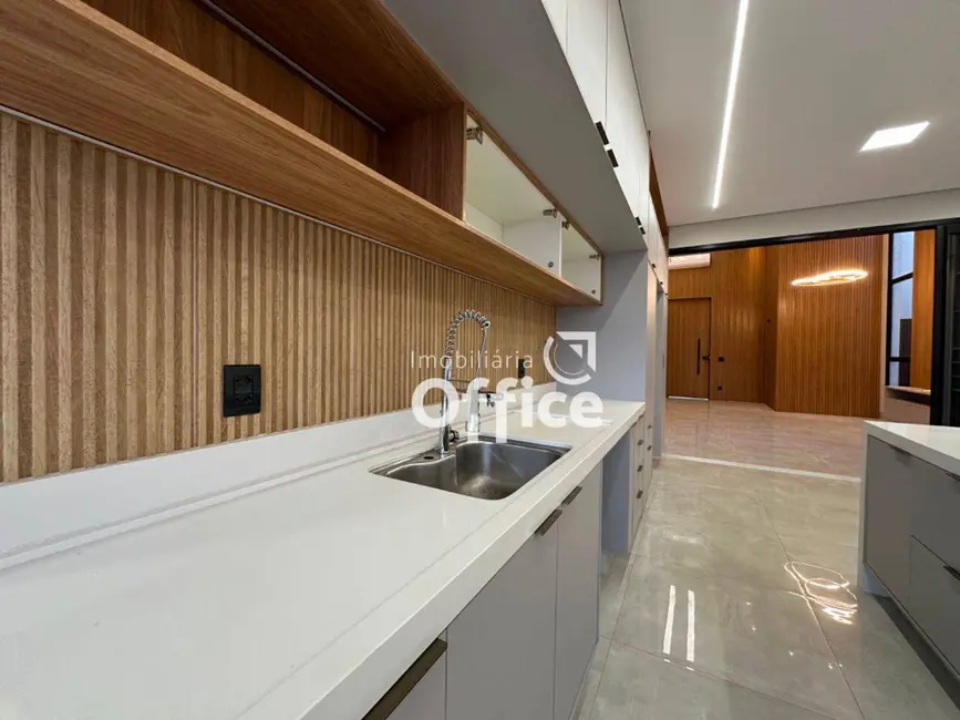 Foto 9 de Casa de Condomínio com 3 quartos à venda, 360m2 em Condomínio Residencial Grand Trianon, Anapolis - GO