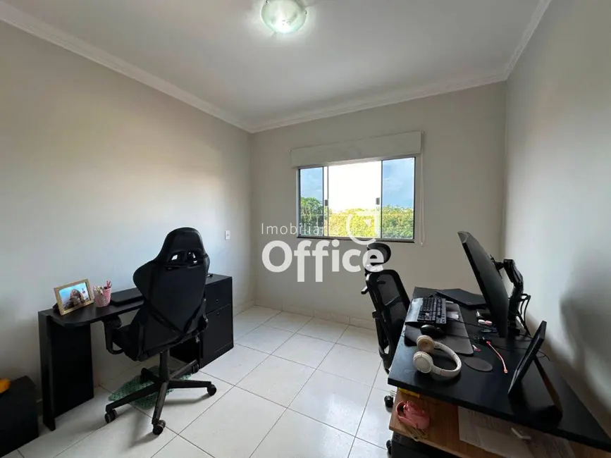 Foto 9 de Casa com 3 quartos à venda, 300m2 em Parque Brasília, Anapolis - GO