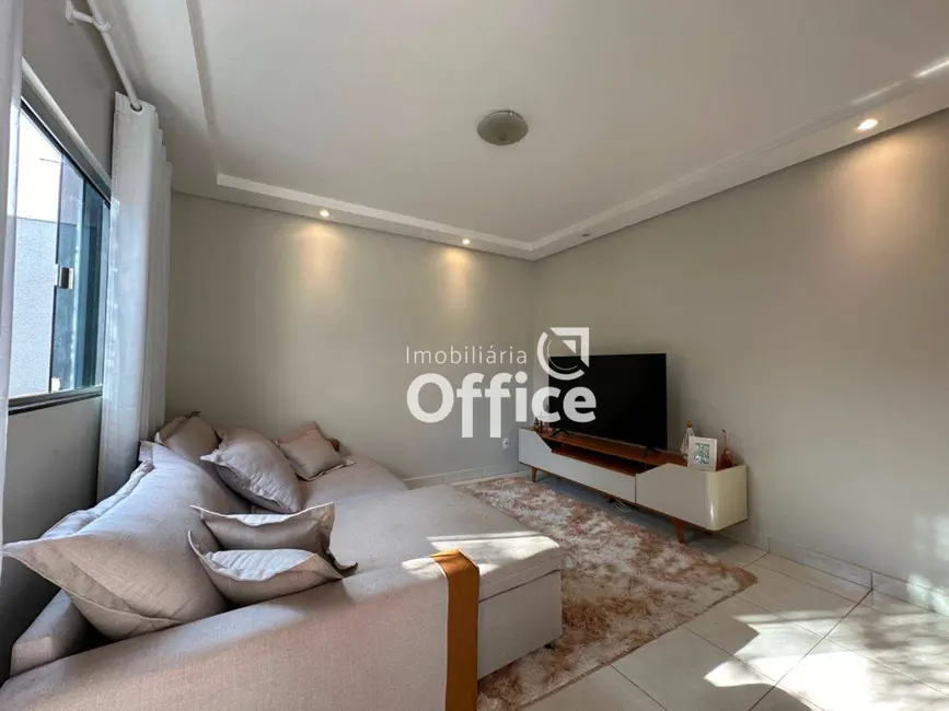 Foto 3 de Casa com 3 quartos à venda, 300m2 em Parque Brasília, Anapolis - GO