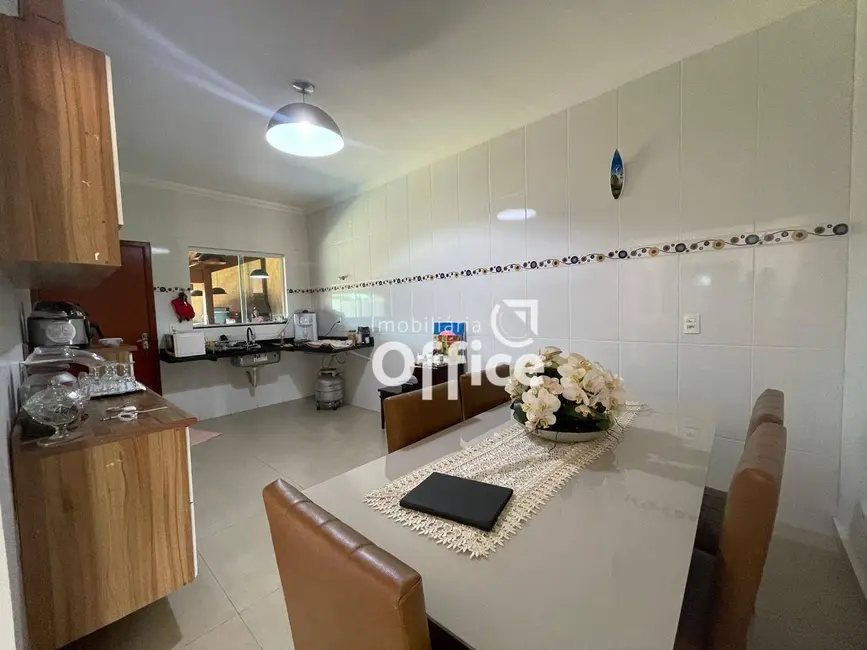 Casa com 4 quartos à venda, 373m2 em Residencial Itatiaia, Anapolis - GO - imagem 5 Foto 5 de Casa com 4 quartos à venda, 373m2 em Residencial Itatiaia, Anapolis - GO