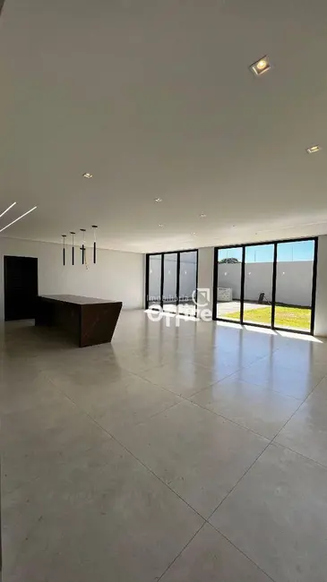 Sobrado com 3 quartos à venda, 503m2 em Anápolis City, Anapolis - GO - imagem 3 Foto 3 de Sobrado com 3 quartos à venda, 503m2 em Anápolis City, Anapolis - GO