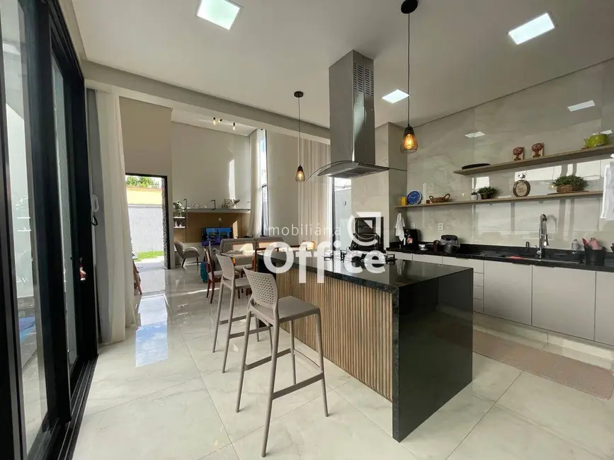 Foto 8 de Casa com 3 quartos à venda, 360m2 em Anápolis City, Anapolis - GO