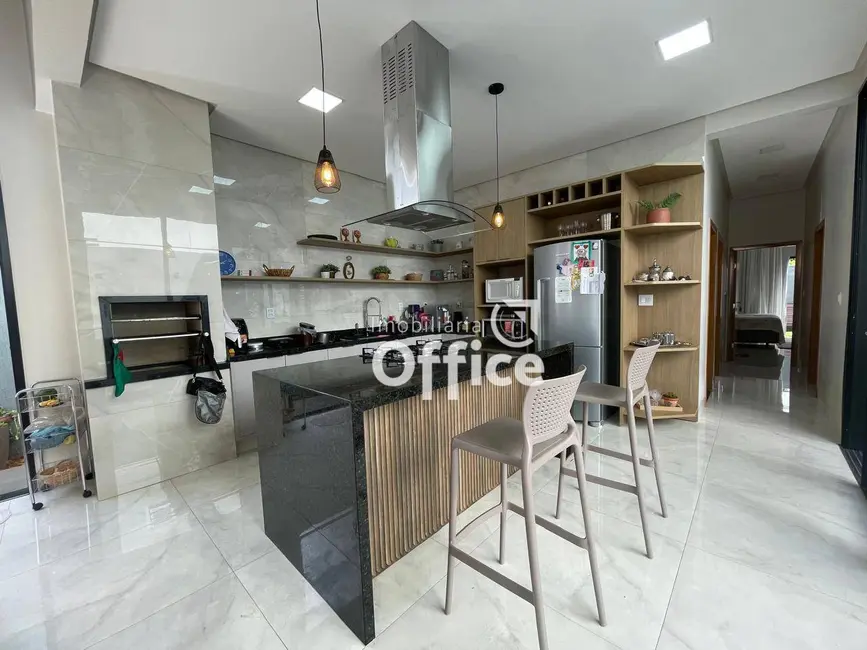 Foto 9 de Casa com 3 quartos à venda, 360m2 em Anápolis City, Anapolis - GO