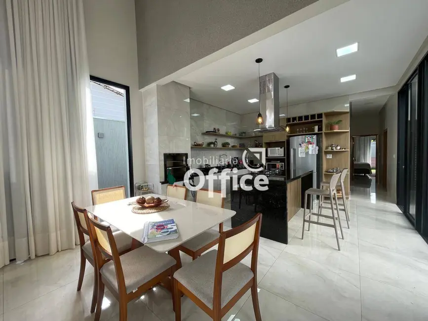 Foto 7 de Casa com 3 quartos à venda, 360m2 em Anápolis City, Anapolis - GO