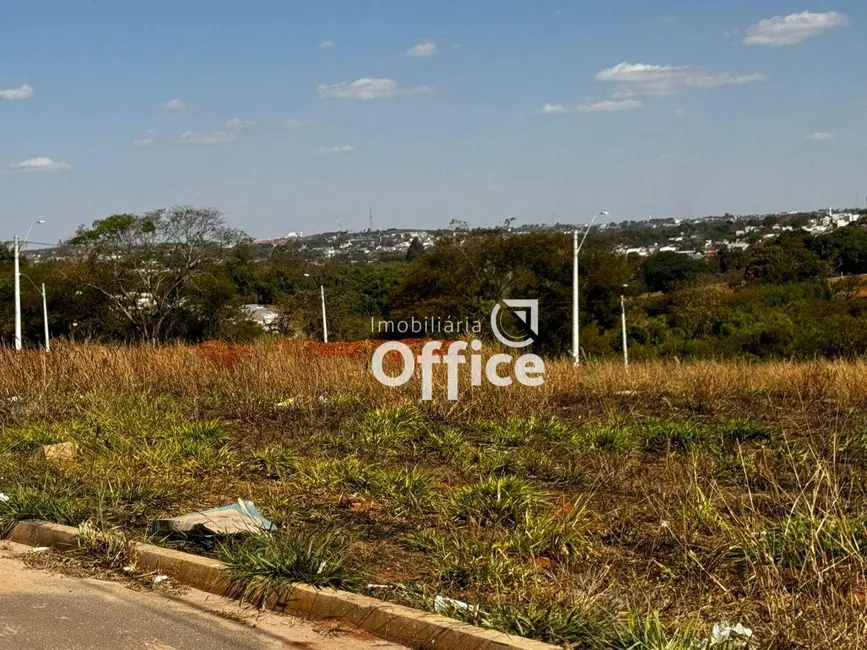 Foto 2 de Terreno / Lote à venda, 334m2 em Anapolis - GO