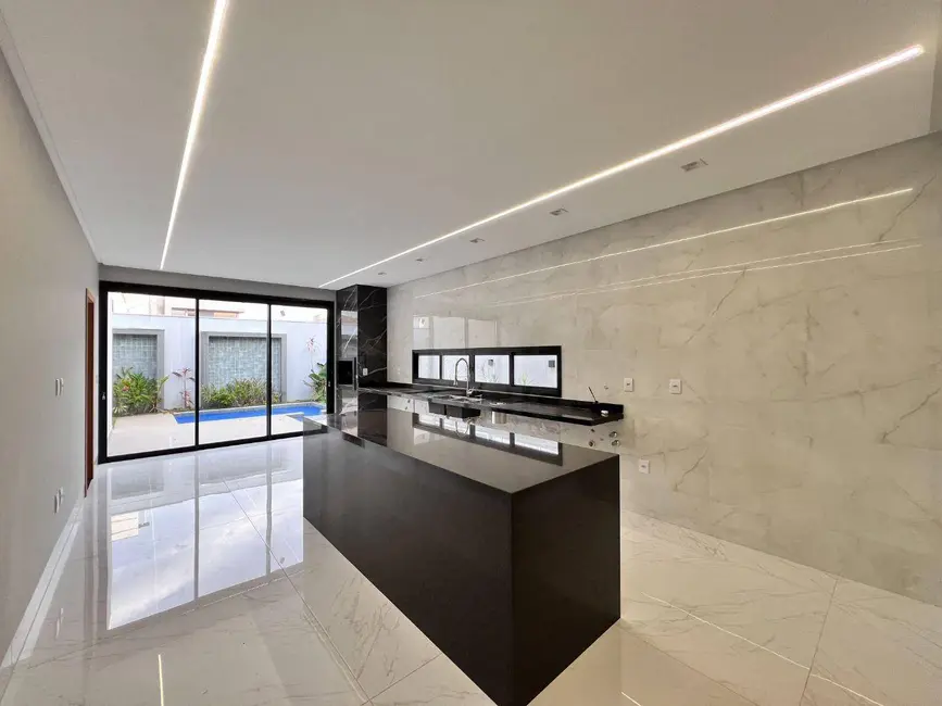 Foto 3 de Sobrado com 3 quartos à venda, 360m2 em Anapolis - GO