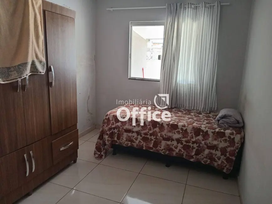 Foto 2 de Casa com 3 quartos à venda, 200m2 em Residencial Tangará, Anapolis - GO