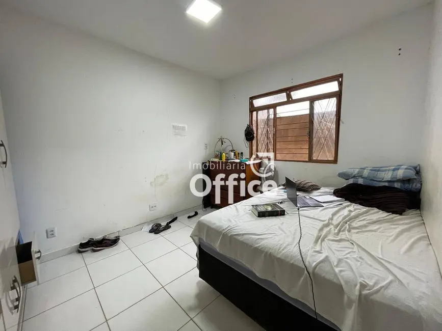 Foto 6 de Casa com 3 quartos à venda, 200m2 em Vila Santa Isabel, Anapolis - GO