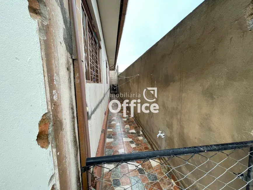 Foto 8 de Casa com 3 quartos à venda, 200m2 em Vila Santa Isabel, Anapolis - GO