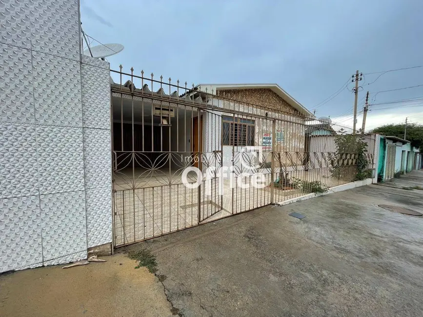 Foto 5 de Casa com 3 quartos à venda, 200m2 em Vila Santa Isabel, Anapolis - GO