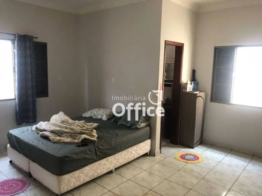 Foto 7 de Casa com 4 quartos à venda, 400m2 em Itamaraty, Anapolis - GO