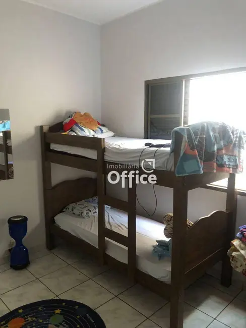 Foto 9 de Casa com 4 quartos à venda, 400m2 em Itamaraty, Anapolis - GO