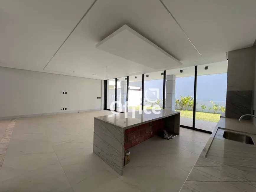 Foto 6 de Sobrado com 3 quartos à venda, 420m2 em Cidade Universitária, Anapolis - GO