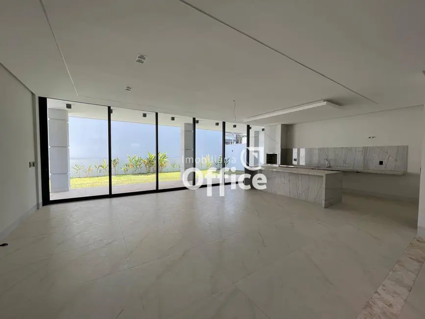 Foto 4 de Sobrado com 3 quartos à venda, 420m2 em Cidade Universitária, Anapolis - GO