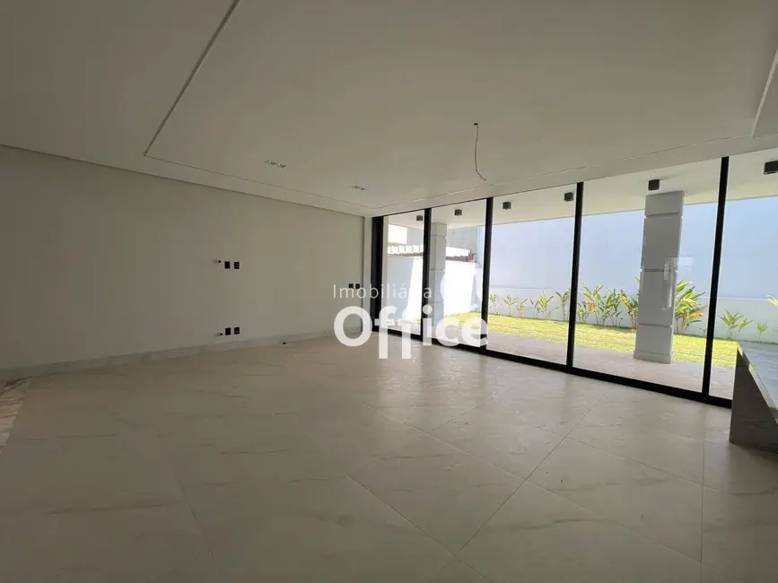 Foto 8 de Sobrado com 3 quartos à venda, 420m2 em Cidade Universitária, Anapolis - GO