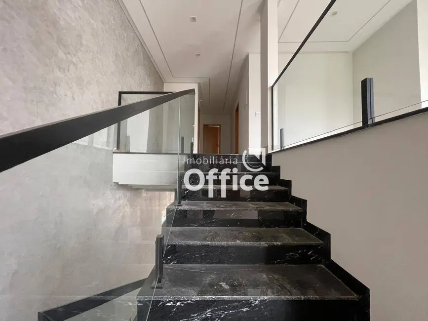 Casa com 3 quartos à venda, 420m2 em Setor Bougainville, Anapolis - GO - imagem 4 Foto 4 de Casa com 3 quartos à venda, 420m2 em Setor Bougainville, Anapolis - GO