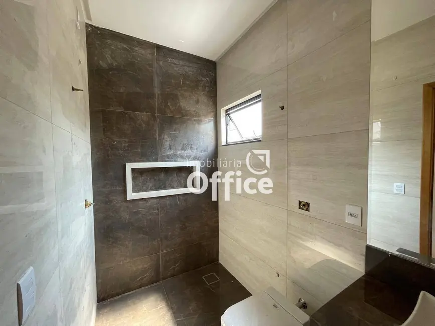 Casa com 3 quartos à venda, 420m2 em Setor Bougainville, Anapolis - GO - imagem 9 Foto 9 de Casa com 3 quartos à venda, 420m2 em Setor Bougainville, Anapolis - GO