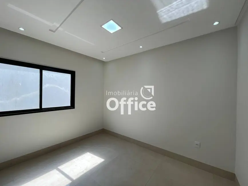 Casa com 3 quartos à venda, 420m2 em Setor Bougainville, Anapolis - GO - imagem 3 Foto 3 de Casa com 3 quartos à venda, 420m2 em Setor Bougainville, Anapolis - GO