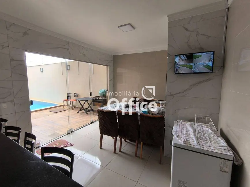 Foto 9 de Casa com 3 quartos à venda, 200m2 em Anapolis - GO