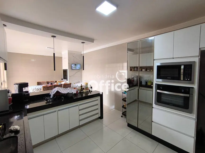 Foto 6 de Casa com 3 quartos à venda, 200m2 em Anapolis - GO