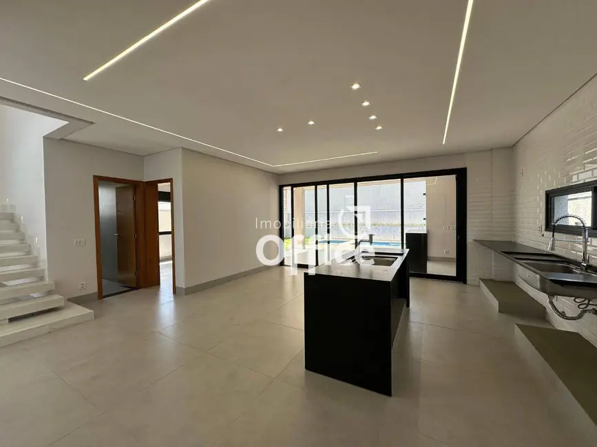 Foto 9 de Sobrado com 4 quartos à venda, 380m2 em Anapolis - GO