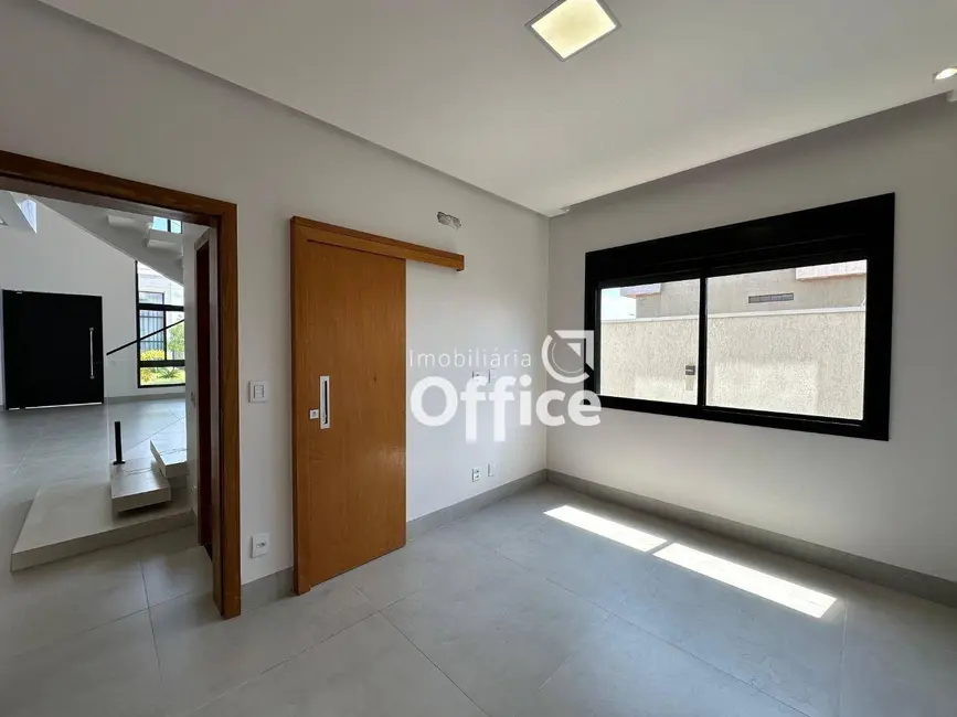 Foto 7 de Sobrado com 4 quartos à venda, 380m2 em Anapolis - GO