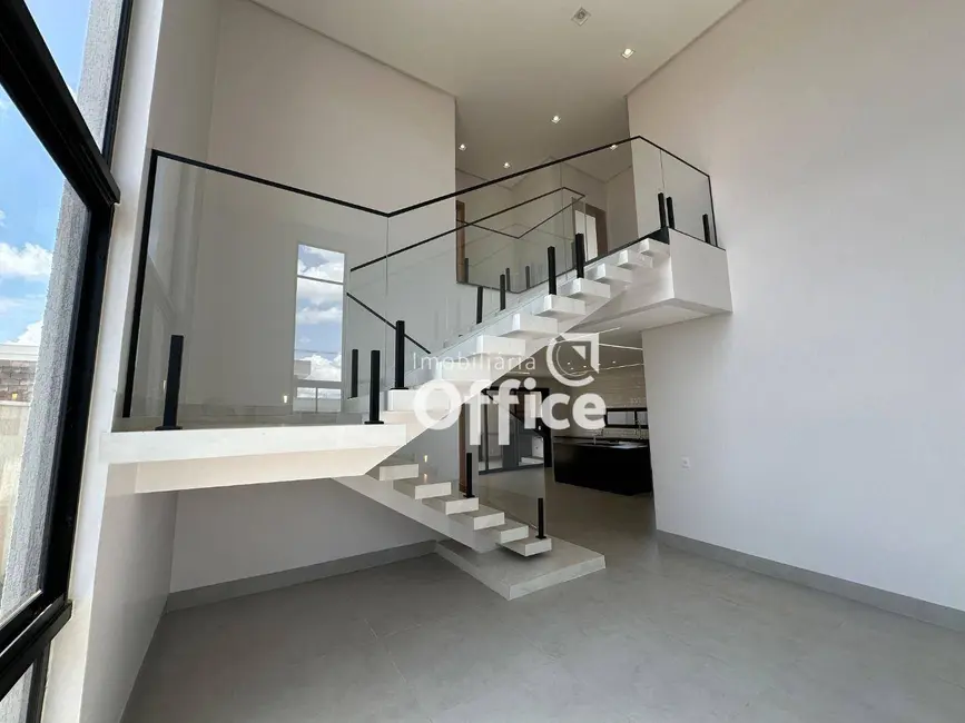 Foto 5 de Sobrado com 4 quartos à venda, 380m2 em Anapolis - GO