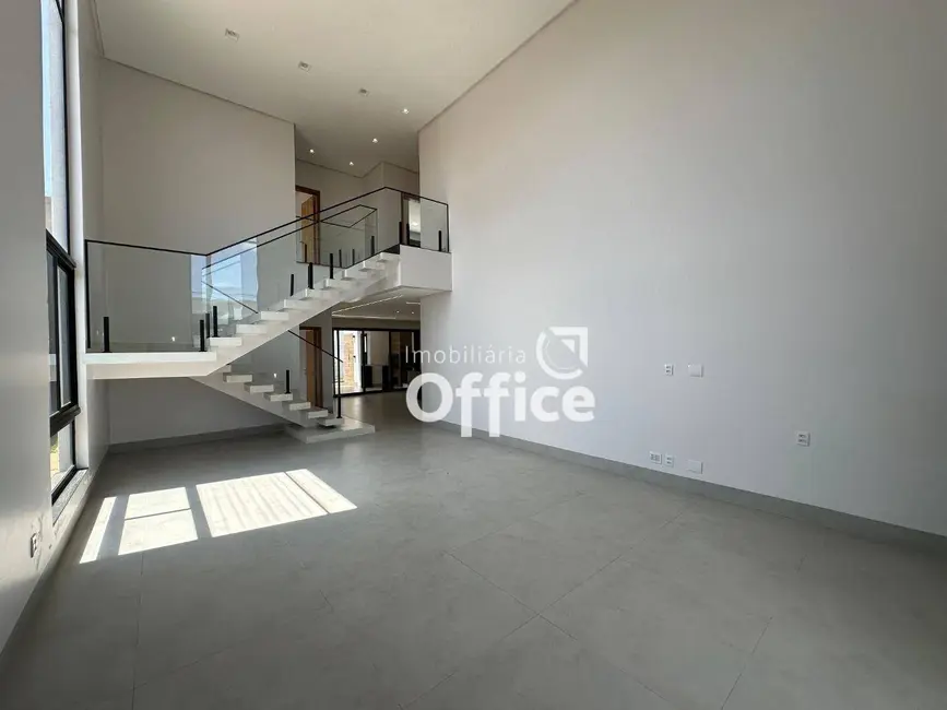 Foto 4 de Sobrado com 4 quartos à venda, 380m2 em Anapolis - GO