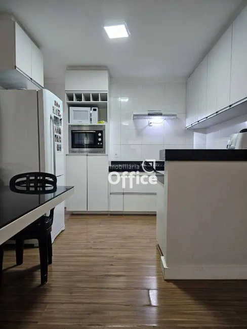 Foto 2 de Apartamento com 3 quartos à venda, 79m2 em Chácaras Colorado, Anapolis - GO