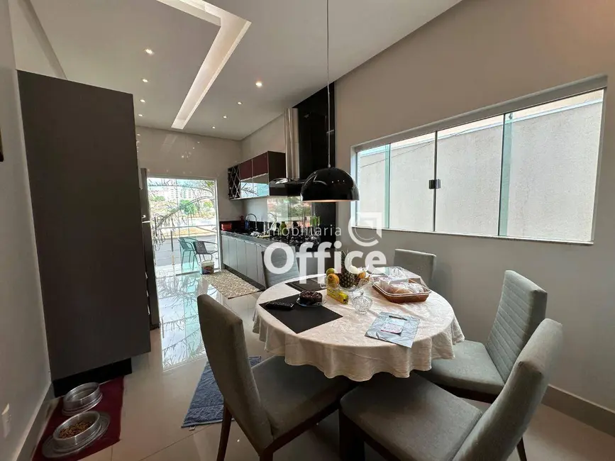 Foto 7 de Casa com 4 quartos à venda, 300m2 em Jardim Ana Paula, Anapolis - GO