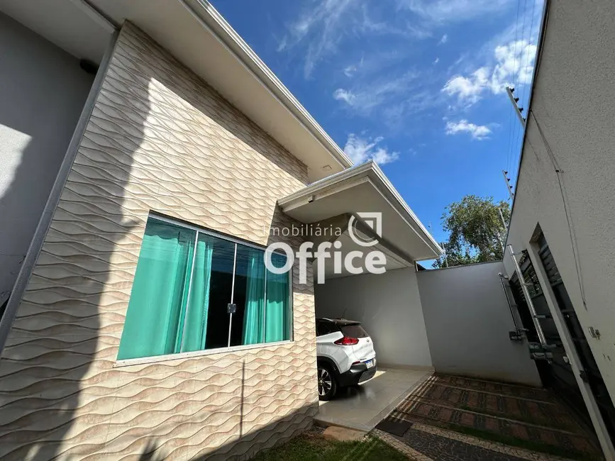 Foto 1 de Casa com 4 quartos à venda, 300m2 em Jardim Ana Paula, Anapolis - GO