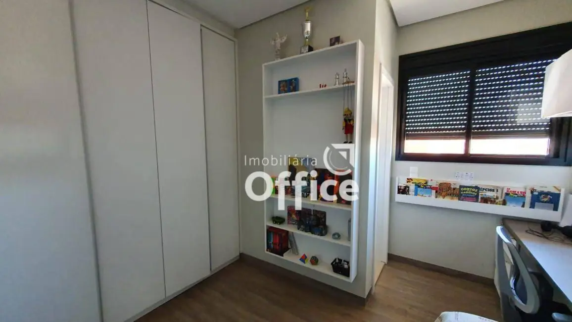 Foto 6 de Sobrado com 4 quartos à venda, 350m2 em Anapolis - GO