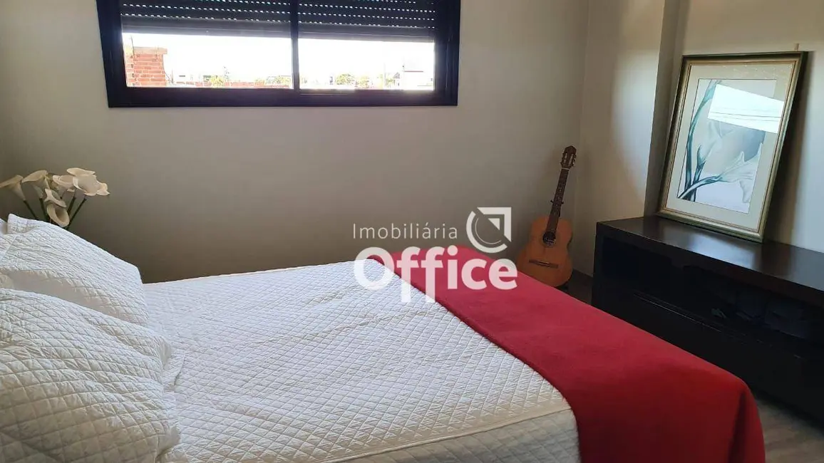 Foto 4 de Sobrado com 4 quartos à venda, 350m2 em Anapolis - GO