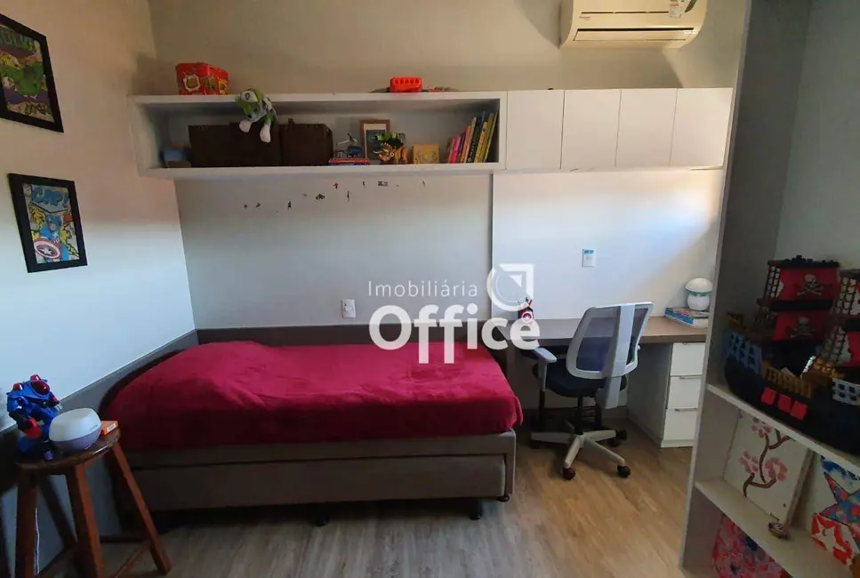 Foto 5 de Sobrado com 4 quartos à venda, 350m2 em Anapolis - GO