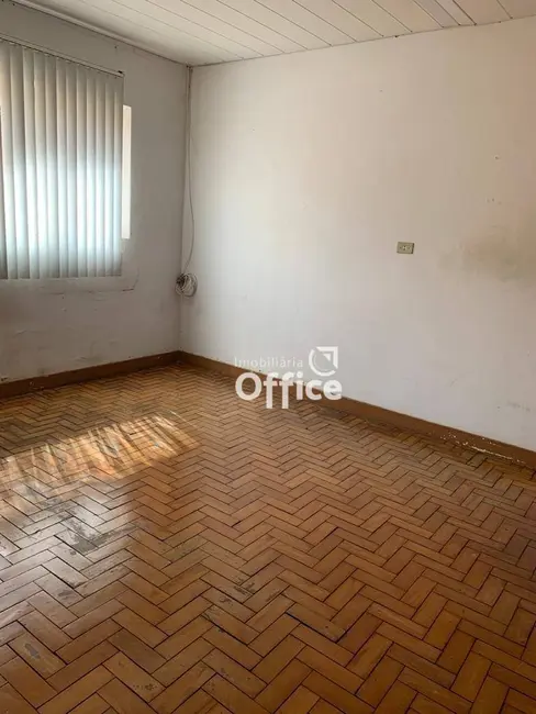 Casa com 3 quartos à venda, 290m2 em Setor Central, Anapolis - GO - imagem 5 Foto 5 de Casa com 3 quartos à venda, 290m2 em Setor Central, Anapolis - GO