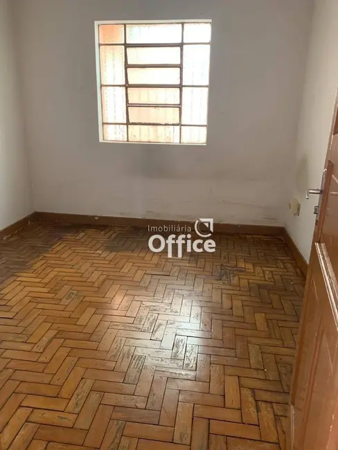 Casa com 3 quartos à venda, 290m2 em Setor Central, Anapolis - GO - imagem 6 Foto 6 de Casa com 3 quartos à venda, 290m2 em Setor Central, Anapolis - GO