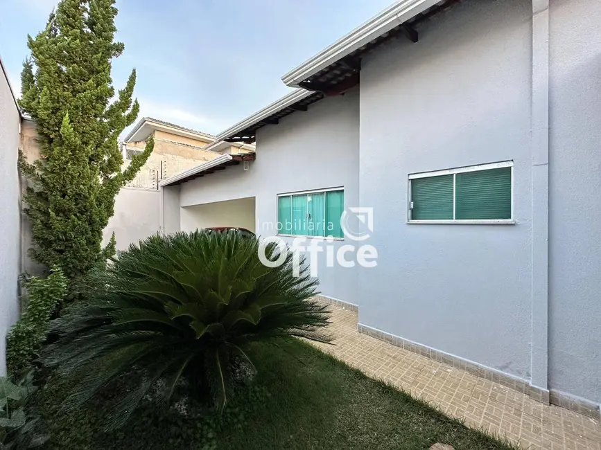 Foto 1 de Casa com 3 quartos à venda, 300m2 em Residencial Araujoville, Anapolis - GO