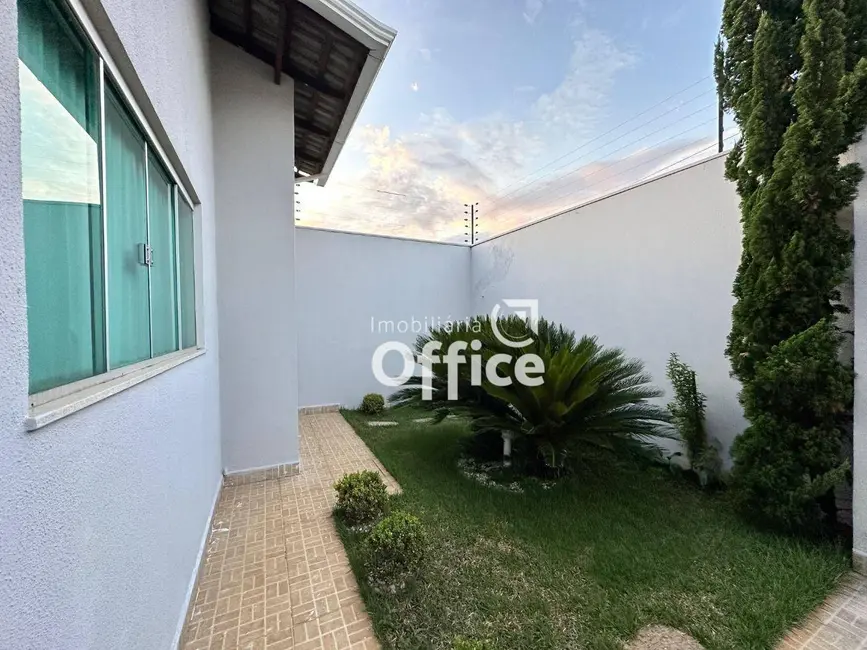 Casa com 3 quartos à venda, 300m2 em Residencial Araujoville, Anapolis - GO - imagem 4 Foto 4 de Casa com 3 quartos à venda, 300m2 em Residencial Araujoville, Anapolis - GO