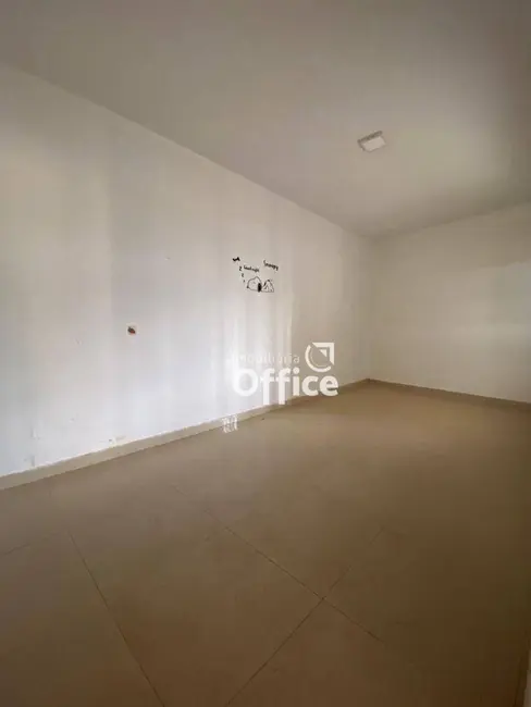 Casa com 2 quartos à venda, 181m2 em Setor Central, Anapolis - GO - imagem 9 Foto 9 de Casa com 2 quartos à venda, 181m2 em Setor Central, Anapolis - GO