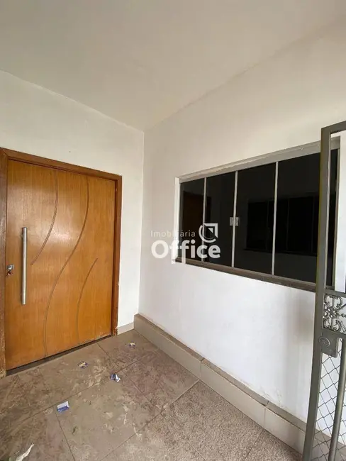 Casa com 2 quartos à venda, 181m2 em Setor Central, Anapolis - GO - imagem 4 Foto 4 de Casa com 2 quartos à venda, 181m2 em Setor Central, Anapolis - GO
