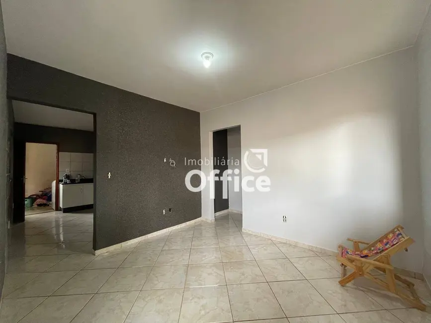 Foto 3 de Casa com 3 quartos à venda, 300m2 em Residencial Geovanni Braga, Anapolis - GO