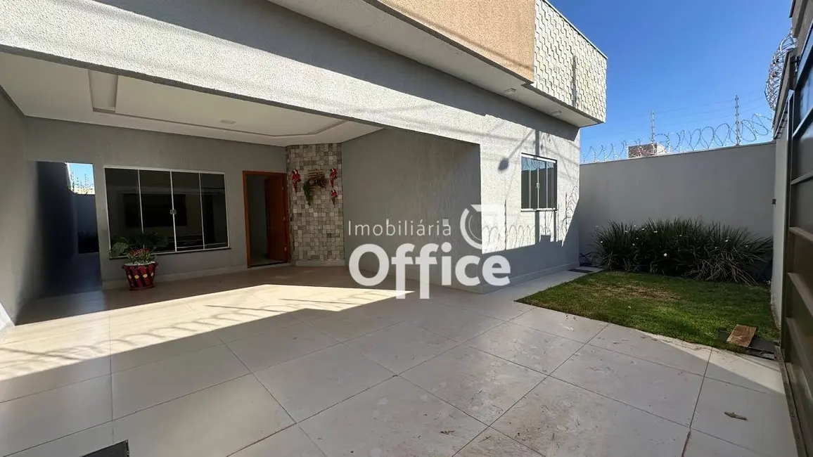 Foto 1 de Casa com 3 quartos à venda, 200m2 em Jardim Itália, Anapolis - GO